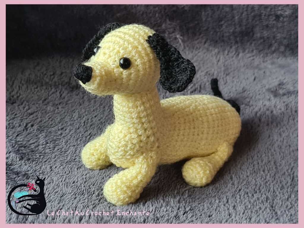 Chien Teckel au crochet