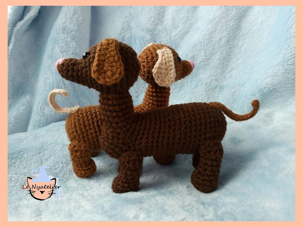 Chien Teckel au crochet